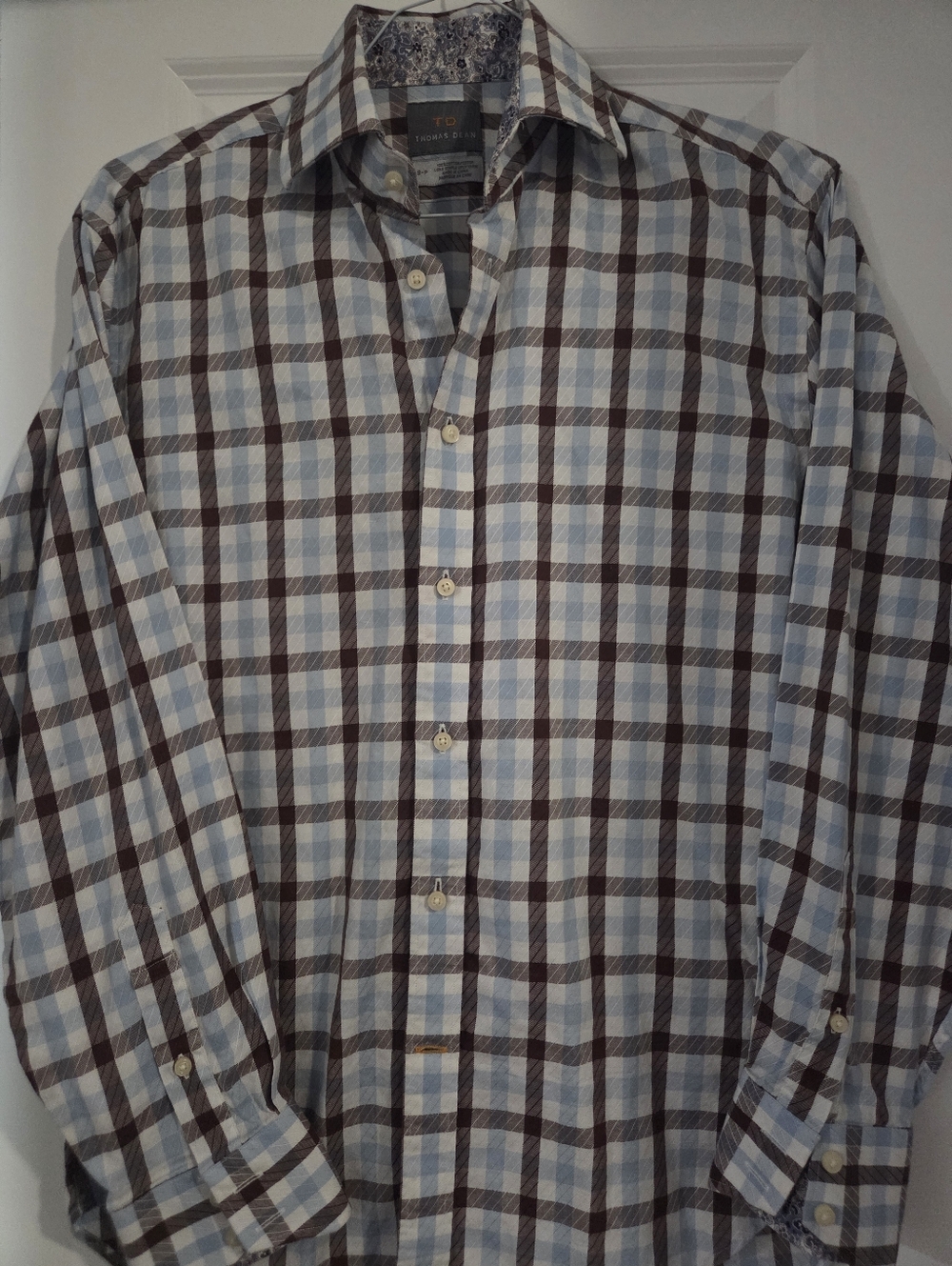 Thomas Dean Blue and Brown Plaid Long-Sleeve Button-Down Shirt. Small